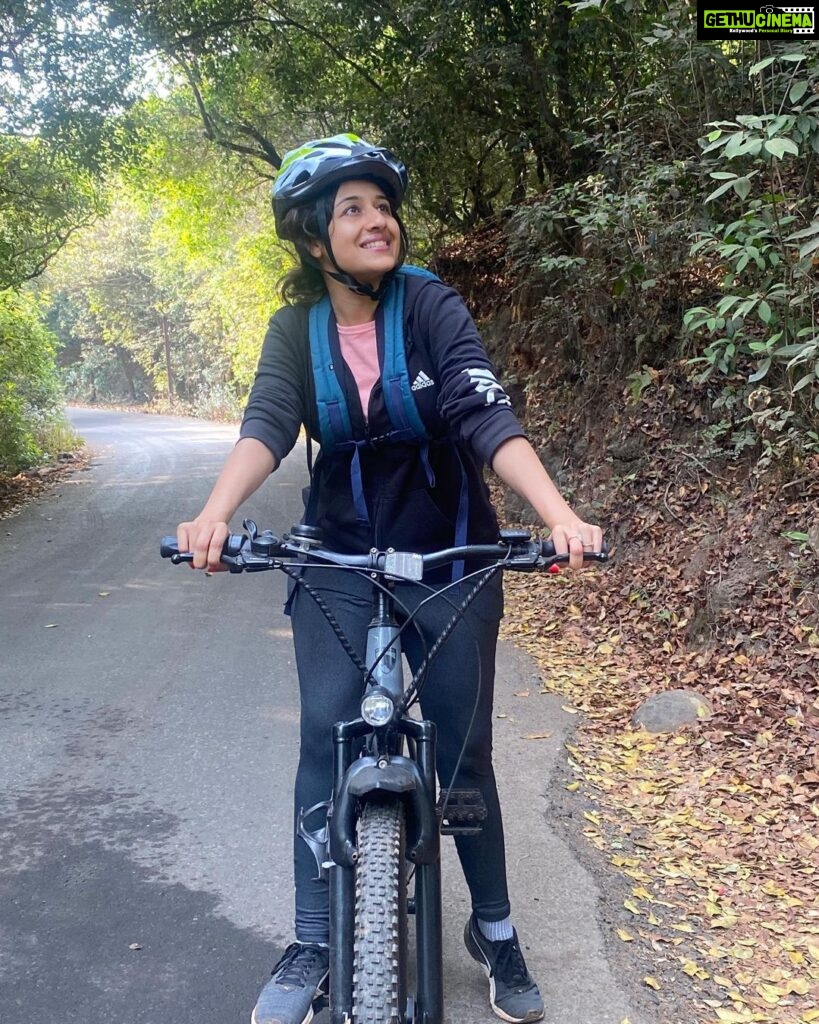 Paridhi Sharma Instagram - Cycle trekking time #sports #cycling #experience #life