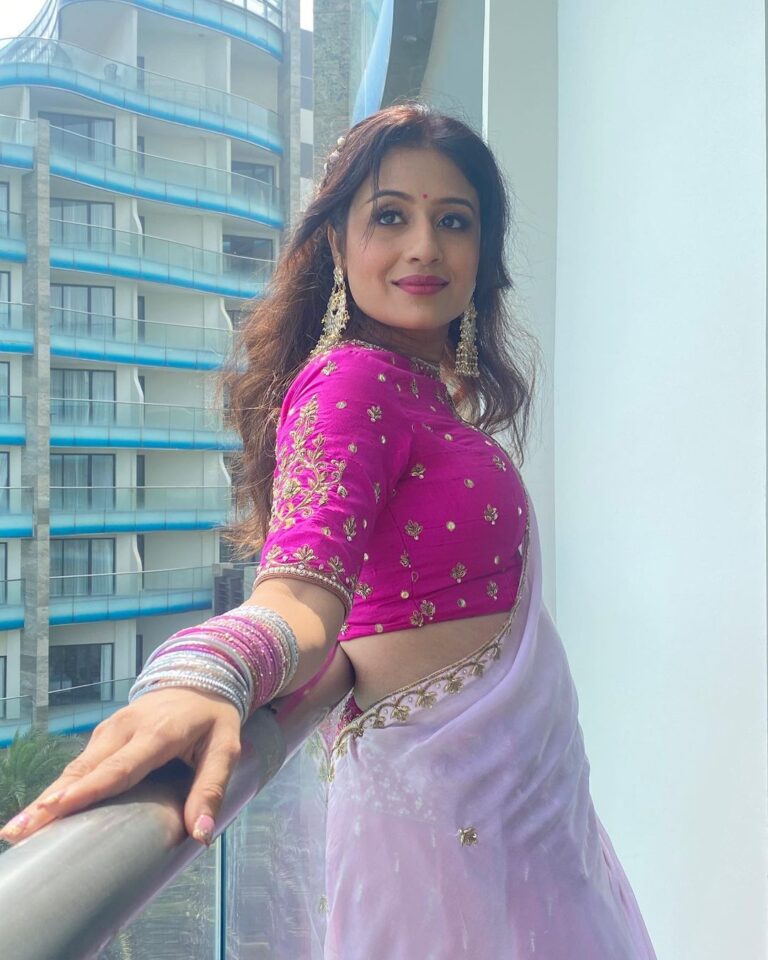 Paridhi Sharma Instagram - Do not judge me by my success, judge me by how many times I fell down and got back up again.. #lifequotes #wisdom #mindful #pink #indianlook #lehanga Styled by- @stylebyriyajn Outfit- @pariscreation7
