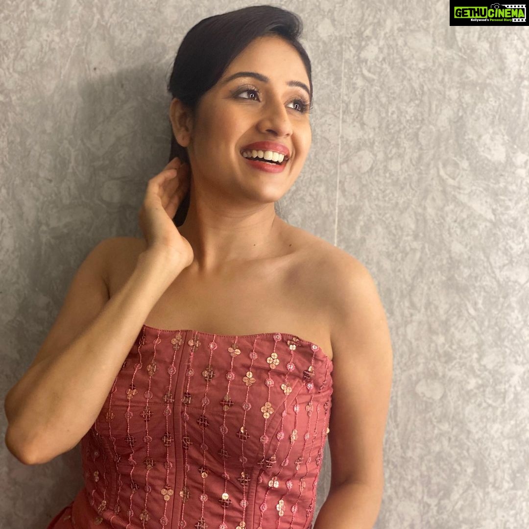 Paridhi Sharma Instagram - If you are lucky enough to find a way of life you love, you have to find the courage to live it... #wisdomquotes #courage #bebrave #ownmind #laughter #posing