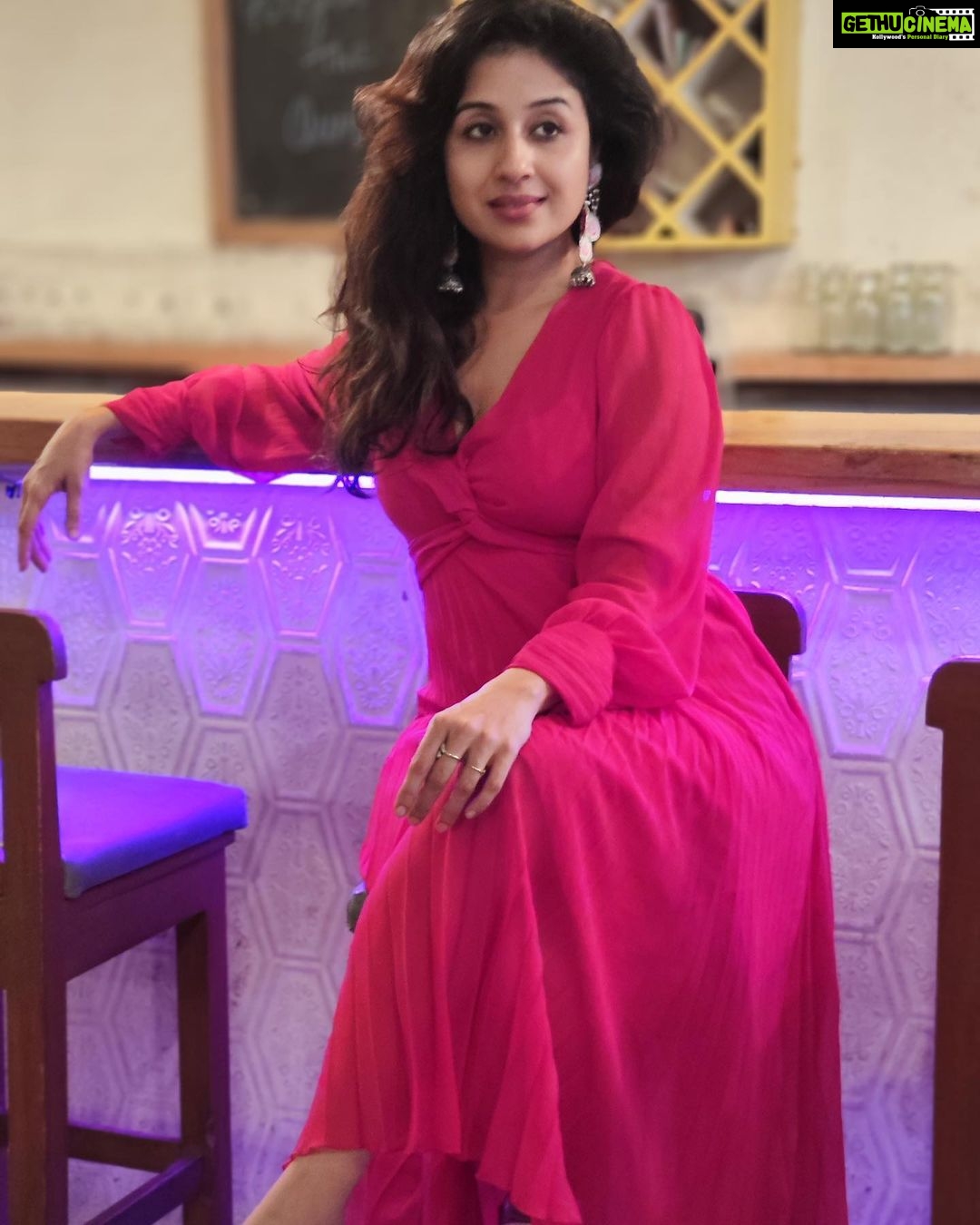 Paridhi Sharma Instagram - Pink Mind 🌸 #pink #dress #love #smile #pose #ready
