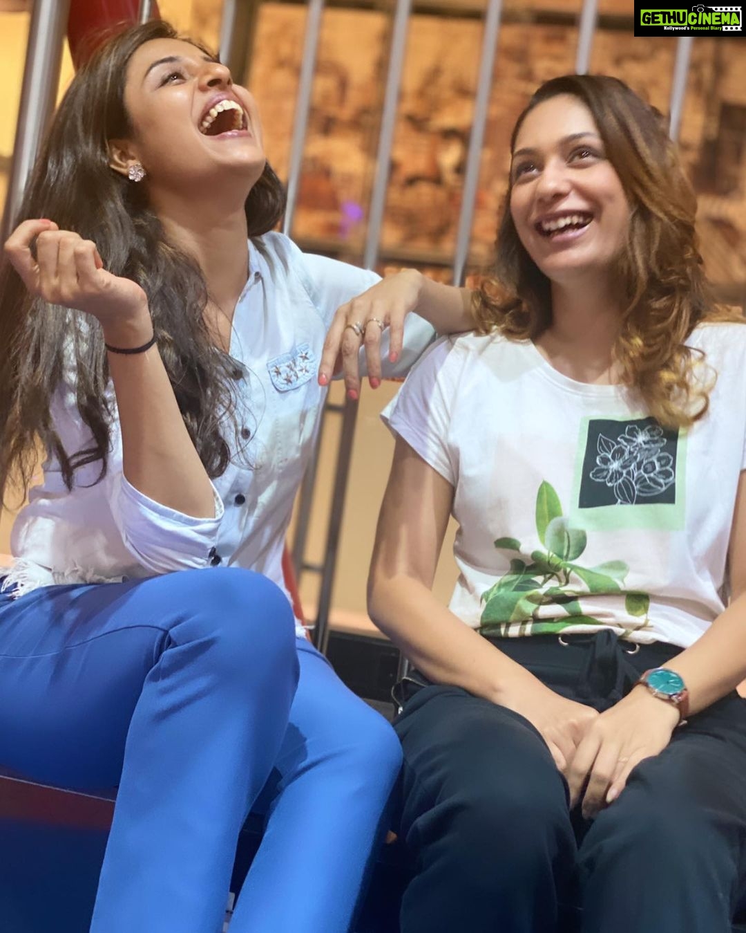 Paridhi Sharma Instagram - Happiest birthday to my dearest sister @swapnils1402 ❤️ मेरे बचपन का प्यार😃 As the pic says, with you I laugh without any reason😁 May God bless you with lots of love and happiness🌸 #happybirthday #happyvalentinesday #wishes #celebrations