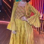 Paridhi Sharma Instagram - Jane kaha mera😀 #yellow #retro #oldsong #mastimood #inthemoment Stylist- @stylebyriyajn Assisted by- @salonitandel_ Outfit - @sochstories Jewellery - @shagnaofficial × @mediatribein Coordinated by- @sixsigmanetworks