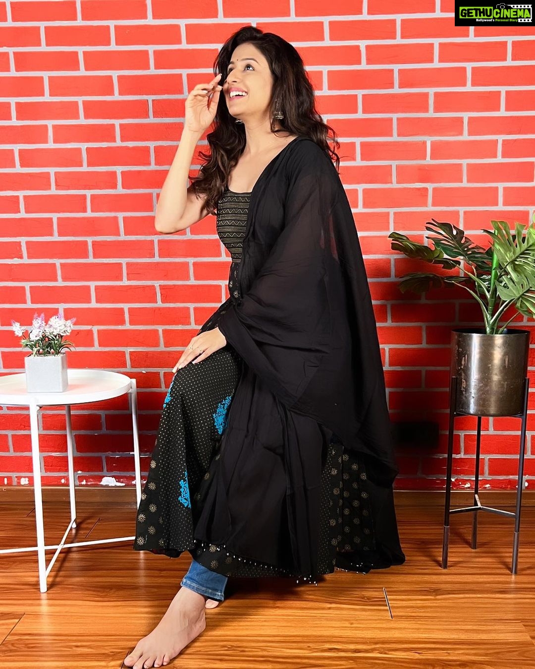 Paridhi Sharma Instagram - Your only job as an artist is to put the truth out there into the world. Viola Davis #viola #myfavourite #actor #powerpack #truth