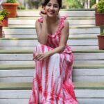 Paridhi Sharma Instagram - No matter how plain a woman may be, if truth and honesty are written across her face, she will be beautiful. #monday #pink #nature #innerbeauty #pose #instapic
