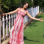 Paridhi Sharma Instagram - No matter how plain a woman may be, if truth and honesty are written across her face, she will be beautiful. #monday #pink #nature #innerbeauty #pose #instapic