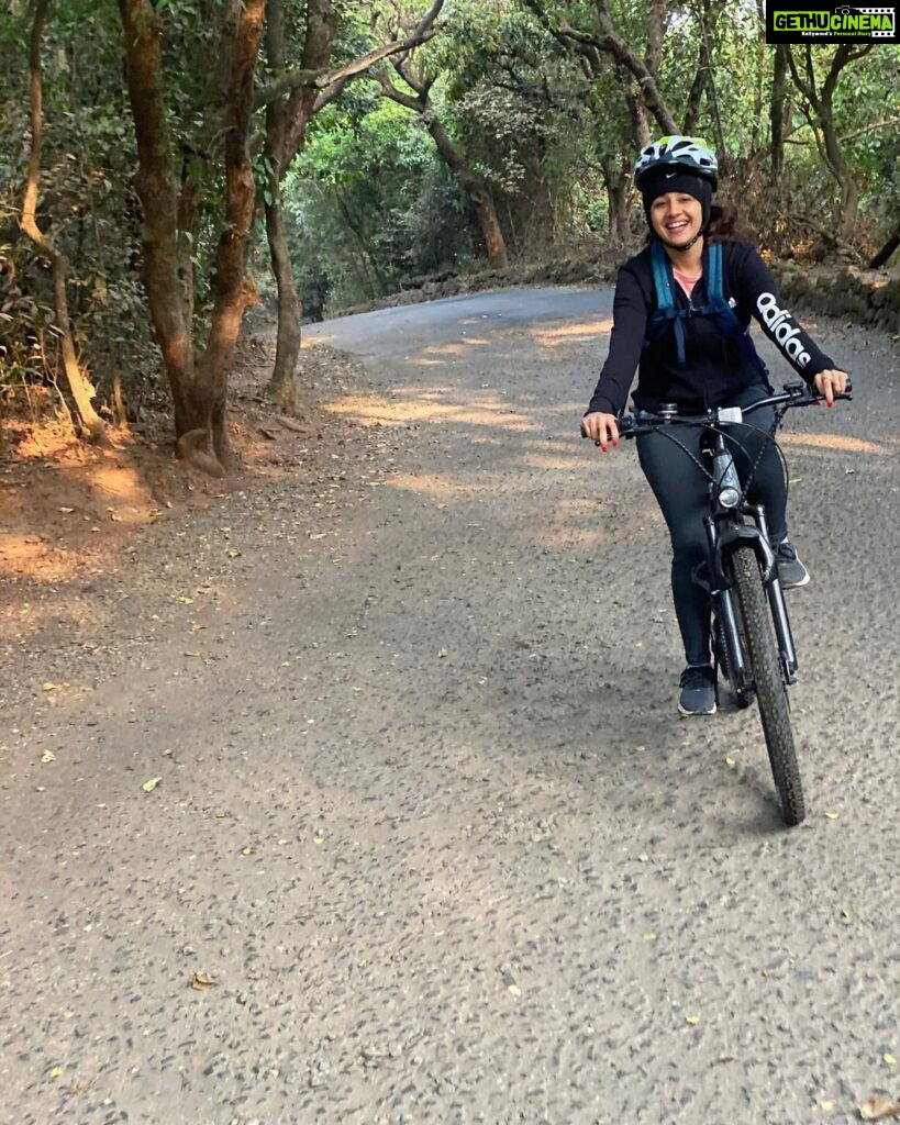 Paridhi Sharma Instagram - Cycle trekking time #sports #cycling #experience #life