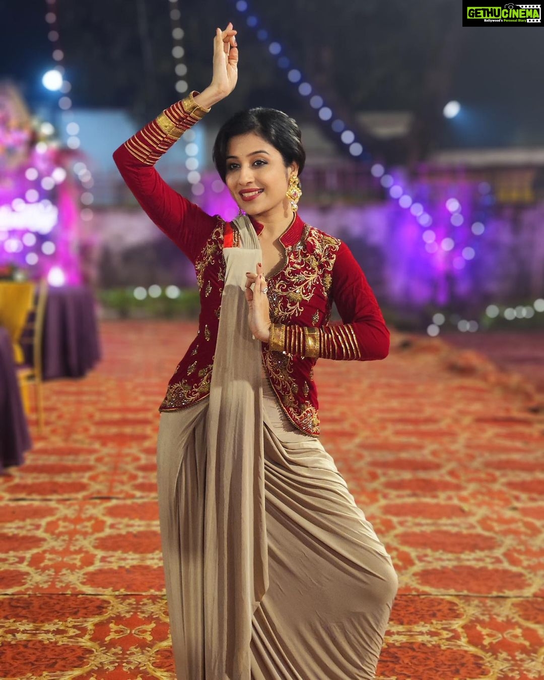 Paridhi Sharma Instagram - In the end we discover that to love and let go can be the same thing.. #loveforcaptions #mindfulthought #sari #wedding #red #indianlook