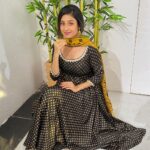 Paridhi Sharma Instagram - Believe you can and you're halfway there. #belief #brown #pose #instapic