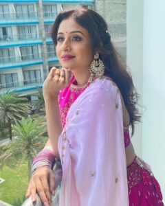Paridhi Sharma Instagram - Do not judge me by my success, judge me by how many times I fell down and got back up again..
#lifequotes #wisdom #mindful #pink #indianlook #lehanga
Styled by- @stylebyriyajn
Outfit- @pariscreation7
