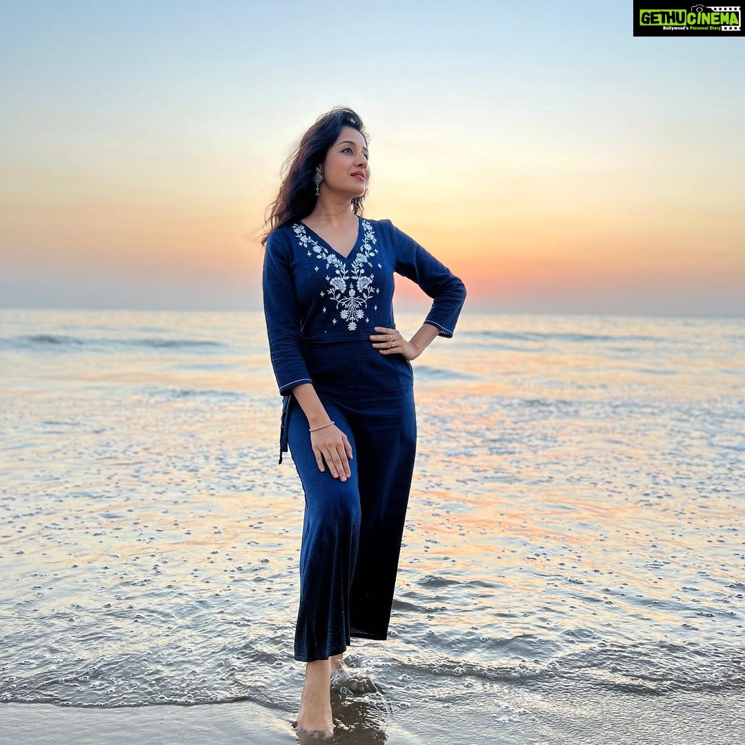 Paridhi Sharma Instagram - Look What I found, in the middle of the sea.. Myself😇 #sea #me #metime #nature #blue