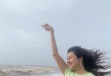 Paridhi Sharma Instagram - Saat samandar😊 #freestyledancing #samandar #dance #nature #feelgood #water #lover