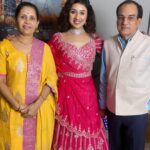 Paridhi Sharma Instagram - My parents are my Guru's ❤️🌸🙏 Thanks for being the love and guiding light of my life🙏 You both have taught me the greatest learning of life " How to be a good human being " I am and will always be immensely grateful to you both ❤️ गुरुपूर्णिमा की शुभकामनाय🌸🙏 #happygurupurnima #parents #mummypapa #guru #teachers #purelove