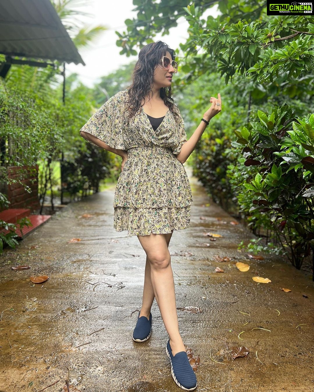 Paridhi Sharma Instagram - Darling,Don’t let anyone ever dull your sparkle... #green #selflove #nature #smile #pose #posing #actress