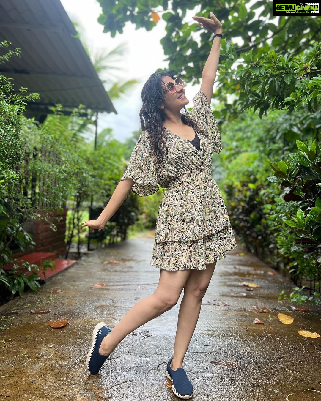 Paridhi Sharma Instagram - Darling,Don’t let anyone ever dull your sparkle... #green #selflove #nature #smile #pose #posing #actress