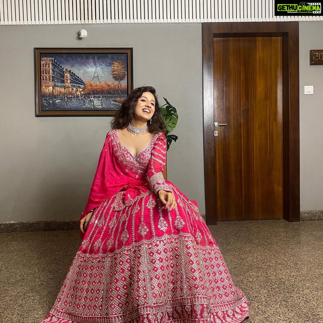Paridhi Sharma Instagram - It's time to Glow 🌸 #lehanga #pink #glow #bridallook #indianlook #ethnicwear #instapic #actress Styledby- @stylebyrj Outfit: @labelarshisinghal Styling Assistant: @riyagarg3882