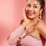 Paridhi Sharma Instagram - Treat yourself like someone you love. #pictures #newlook #modeling #acting #photoshoot #pink #smile #posing Exclusively styled by @styedbymohitkapoor @kapoormohit888 Wearing @kazi.samira Photography @maanoj77 Hair & Makeup @beautybythebeastt Styling Asst @anitamallik3020 Footwear by @footfuel_ PR @teamgolecha