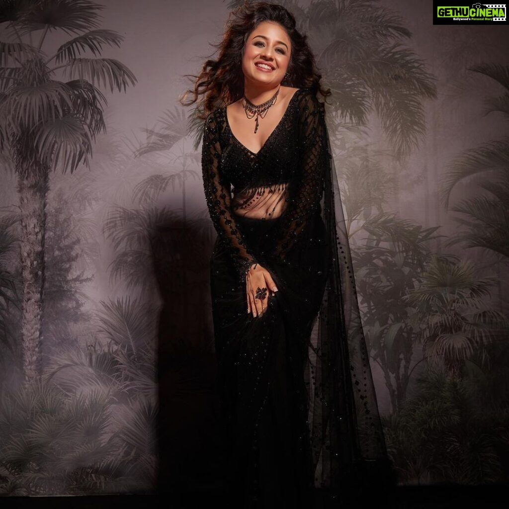 Paridhi Sharma Instagram - Stay strong. Stand up. Have a voice. #bestrong #beaqueen #thought #black #sari #photoshoot #actress #evolving #thenewme Exclusively styled by @styedbymohitkapoor @kapoormohit888 Wearing @kazi.samira Photography @maanoj77 Hair & Makeup @beautybythebeastt Styling Asst @anitamallik3020 Footwear by @footfuel_ PR @teamgolecha