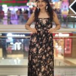 Paridhi Sharma Instagram - The greatest step towards a life of simplicity is to learn to let go.. #wisdomquotes #simplelife #smile #posing