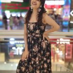 Paridhi Sharma Instagram - The greatest step towards a life of simplicity is to learn to let go.. #wisdomquotes #simplelife #smile #posing