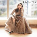Parineeti Chopra Instagram - Lookin’ at you! 🥰💕 For @globalspaindia , Chief Editor: Parineeta Sethi (@parineetasethi) Produced by: Maximus Collabs (@maximus_collabs_ ) Photographer: Abheet Gidwani (@abheetgidwani ) Makeup Artist: Maryna Fialkina Hair Stylist: Flavien Renault Stylist: Nayaab Randhawa (@nayaabrandhawa) Location: J W Marriott Mumbai Sahar (@jwsahar )