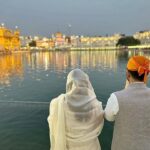 Parineeti Chopra Instagram - My visit this time was even more special; with him by my side. 💕🙏✨ @raghavchadha88 ਵਾਹਿਗੁਰੂ ਜੀ ਕਾ ਖਾਲਸਾ ਵਾਹਿਗੁਰੂ ਜੀ ਦੀ ਫਤਹਿ Sri Harmandir Sahib , Amritsar