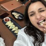 Parineeti Chopra Instagram - The BEST food, made by the best humans! 😍 Momos or some LIFE ALTERING dal makhni ? YES PLEASE. 💪 Order now, thank me later. @fattigerindia @theolddelhi
