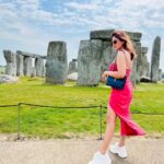 Parul Yadav Instagram – All she saw were the stones
All she saw were the stones
She felt so helpless, so all alone
How she longed for the face of a friend, but oh
All she saw were the stones.

.
.
.
#stonehenge #london🇬🇧 #londondiaries #stonehengerocks #unitedkingdom #salisbury #wiltshire #parulyadav @stonehenge Stonehenge