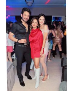 Parul Yadav Instagram - Driving down nostalgia lane with my oldest friend @montyjain909 and @sapna9392 at his birthday party!! I have known Monty since I was 14 and I am now convinced he is an age defying vampire 😂😂. Yuletide greetings to all!!

#nostalgia #birthdaybash #vibe #ootd #christmas #red #glamour #christmas #christmaseve #sunday #sundayvibe #weekend #yuletide