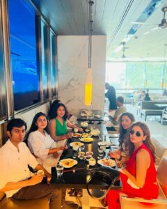 Parul Yadav Instagram - Living the life I asked the Gods for!! With my sisters and dearest friend on Dusshera!! Breaking the 9 day fast the #Yuatcha way!!! Yauatcha Mumbai