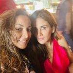 Parul Yadav Instagram - Living the life I asked the Gods for!! With my sisters and dearest friend on Dusshera!! Breaking the 9 day fast the #Yuatcha way!!! Yauatcha Mumbai