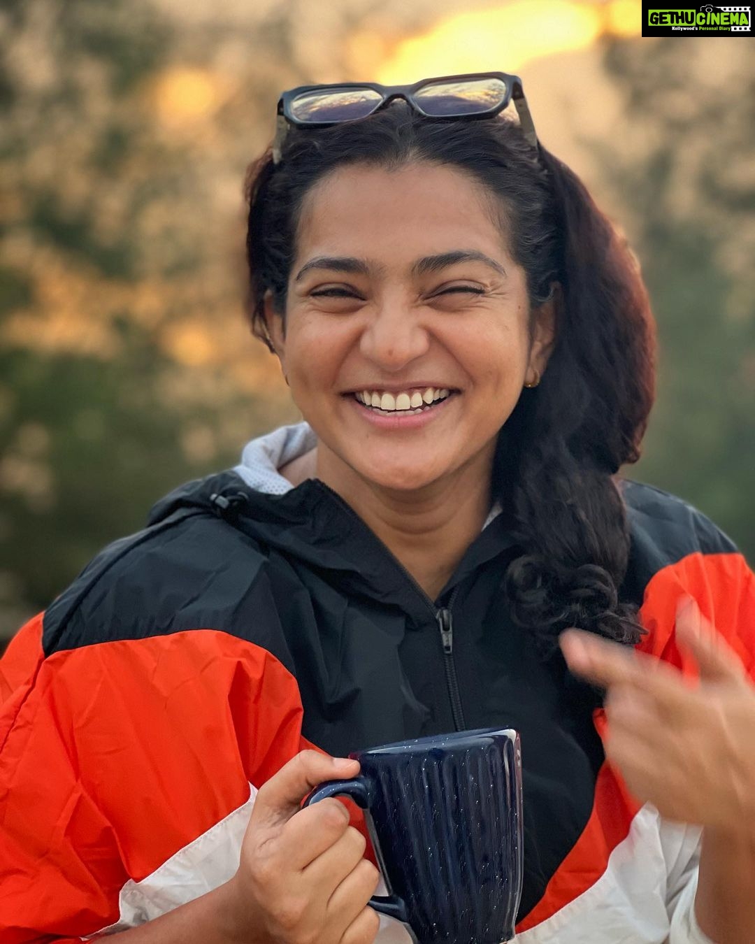 Parvathy Instagram - No filter Sunday morning joy captured so beautifully (as always) by @bheegaran 🌝