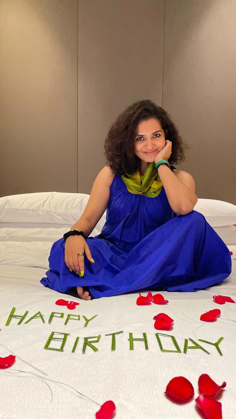 Parvathy Instagram - Happy birthday queen ❤️ . You’re ammale Muth habeebi 😘. . @par_vathy