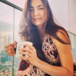 Parvathy Omanakuttan Instagram - Chai with a view … I am talking about my POV not yours 😜. On a serious note, it’s been a while since I have had the luxury to enjoy a good cup of Chai without the feeling of uneasiness and bloating. It has been a tough 4 months for me with managing my health and there is still a long way to go. Like my doctor says “Parvathy you are a work in progress”. If I have realised anything through this lifestyle change, it is that our body needs to be worshiped like a temple, we need to pay close attention to the signs our body is giving us and we need to absolutely respect the body’s synchronicity with nature; after all we too are made of the “Panchamahabhootas” or simply put The 5 elements - Earth 🌏, Fire 🔥, Wind 🌀, Water 💦 and Space 🌌. While I learn to unlearn my not so good habits, I can now enjoy a few of my indulgences once in a while, with utmost gratitude and the view this evening just made me realise how beautiful nature can be even in the chaos that we are surrounded with 😇 Onwards and upwards on this journey with Ayurveda 🌱 #ayurveda #yoga #ayurvedalifestyle #health #ayurvedic #healthylifestyle #ayurvedalife #wellness #ayurvedaeveryday #ayurvedicmedicine #natural #india #meditation #healthyfood #vegan #organic #fitness #ayurvedafood #skincare #healthy #beauty #nature #ayurvedatreatment #vata #kapha #pitta #herbalife #holistic-health #selfcare #love UAE