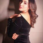 Parvatii Nair Instagram - Can you help me pick the best 🖤