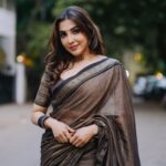 Parvatii Nair Instagram – ❤️❤️❤️
Photography & videos: @jakobz_media @krish.jkm @rajo_bhaii
Assisted by: @julien.filmmaker
Stylist: @ratchasi
Saree: @ranyasarees
Make up and hair: @geetha_mua_chennai