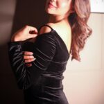 Parvatii Nair Instagram - Can you help me pick the best 🖤