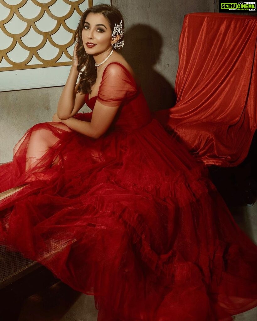 Parvatii Nair Instagram - Love these ❤️❤️❤️ Do you ? RED DRESS Styling & Concept @soigne_official_ Photography @gk_.photography._ Makeup @makeupbyvaishalikrishnan Hairstylist @loki_makeupartist Outfit @label_natalia_livingston