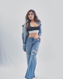 Parvatii Nair Instagram - Fashion is like eating , you Should not stick to the menu 😈

#fashion #louisvuitton #alexanderwang #trending