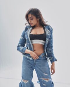 Parvatii Nair Instagram - Fashion is like eating , you Should not stick to the menu 😈 #fashion #louisvuitton #alexanderwang #trending