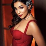 Parvatii Nair Instagram – Look at me , darling !ā¤ļø
Styling & Concept @soigne_official_
Photography @gk_.photography._
Makeup @makeupbyvaishalikrishnan
Hairstylist @loki_makeupartist
Outfit @label_natalia_livingston