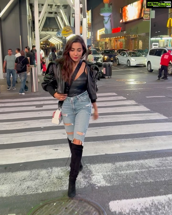 Parvatii Nair Instagram - Exploring NYC - the strolls and ecstatic moments 🥰 New York