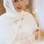 Parvatii Nair Instagram – Excited to know your comments on my look in this white abaya :) 

@fazil3 @mall_of_abayas Dubai, United Arab Emirates