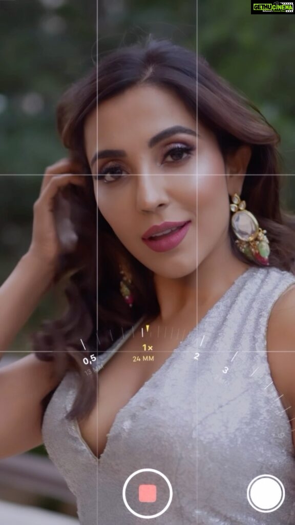 Parvatii Nair Instagram - An experimental edit !! What are your comments on this ❤️ @photokumar @ruby.bhandari @makeupandhairbypooja Dallas, Texas
