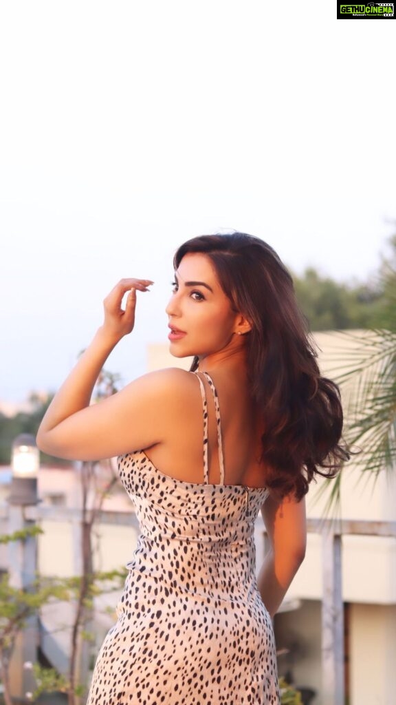 Parvatii Nair Instagram - Looking for a challenge? 😎 @official_gamezy is where it’s at! Download now and put your gaming skills to the test 🎮 https://rummygamezy.onelink.me/wHq5/r065qkhi #GamezyRummy #Ad