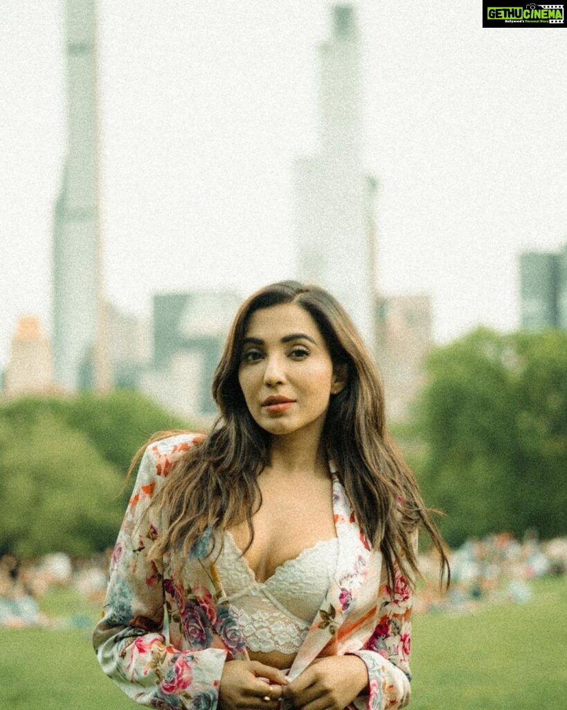 Parvatii Nair Instagram - A New York minute 😊 #nyc #solo #solotravel