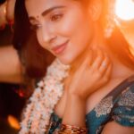 Parvatii Nair Instagram - இனிய தமிழ் புத்தாண்டு நல்வாழ்த்துக்கள்😍 Happy tamil new year fam😍