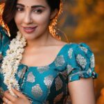 Parvatii Nair Instagram - இனிய தமிழ் புத்தாண்டு நல்வாழ்த்துக்கள்😍 Happy tamil new year fam😍