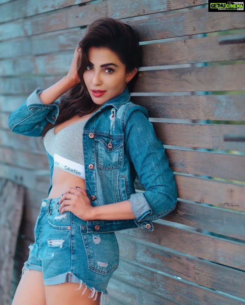 Parvatii Nair Instagram - Add life to your days ! And not days to your life ! 😋 @sathyaphotography3