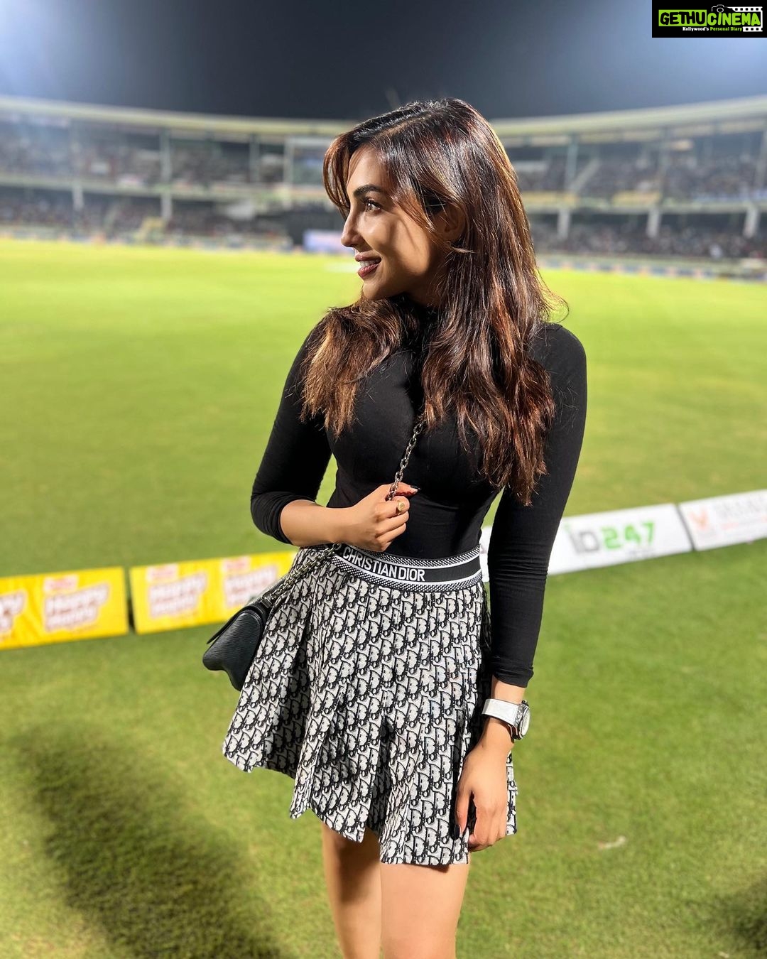 Parvatii Nair Instagram - The CCL is here! The only thing better than cricket is your favourite stars playing cricket! Join us and the rest of India and let’s play together on FAIRPLAY- India’s most popular and trusted betting exchange. @fairplay_india @cclt20 Register today, win everyday 🏆 #ccl #celebritycricketleague #cricketfans #cricketlovers #fairplay #fairplayclub #fpclub #fairplayindia #playandwin #winmoney #wineveryday #bonus #instantwithdrawals #ipl #t20cricket