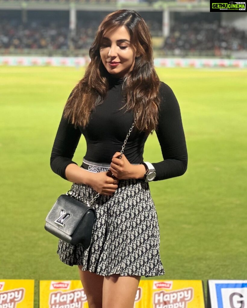 Parvatii Nair Instagram - The CCL is here! The only thing better than cricket is your favourite stars playing cricket! Join us and the rest of India and let’s play together on FAIRPLAY- India’s most popular and trusted betting exchange. @fairplay_india @cclt20 Register today, win everyday 🏆 #ccl #celebritycricketleague #cricketfans #cricketlovers #fairplay #fairplayclub #fpclub #fairplayindia #playandwin #winmoney #wineveryday #bonus #instantwithdrawals #ipl #t20cricket